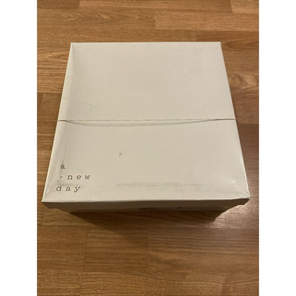 NEW A New Day Lonnie White Faux Leather Kitten Heel Ankle Boots Women Size 7 - Picture 2 of 16